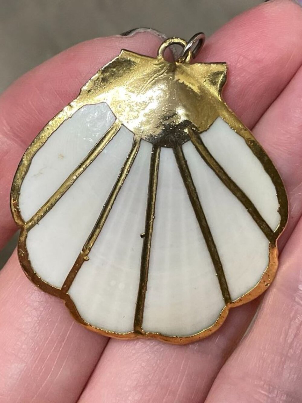Vintage Shell Pendant with Gold Dipped Edging